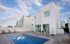 Villa Ioli Green Bay By Trulycyprus